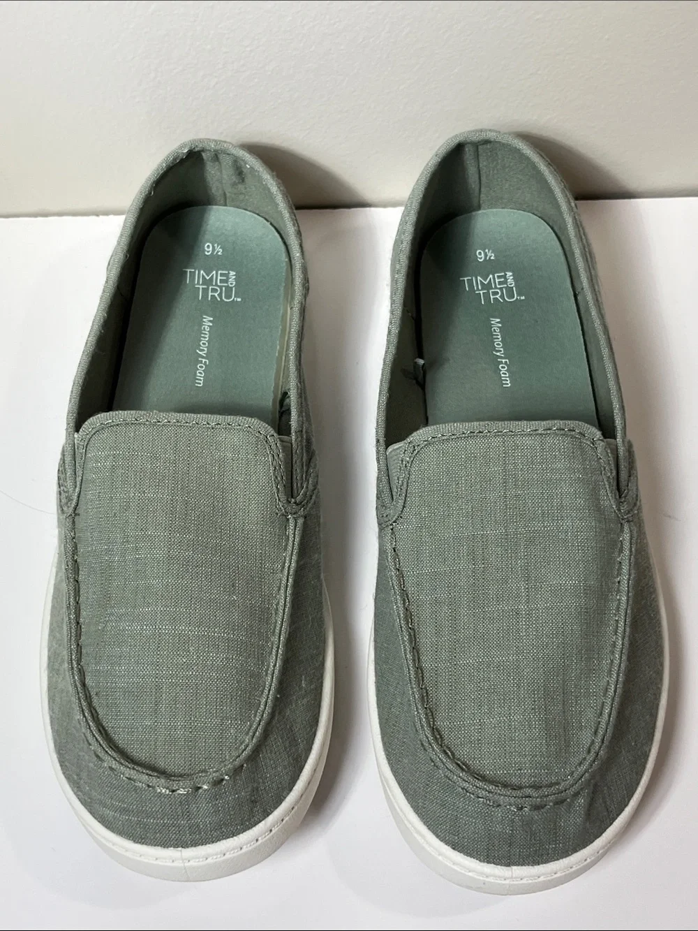 NWOT Moc Toe Surf Shoe Sage Green Size 9.5
